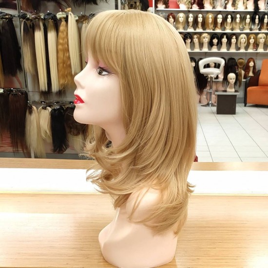 Katlı Kesim Orta Boy Fiber Sentetik Peruk Küllü Sarı Katlı Kesim Orta Boy Fiber Sentetik Peruk Küllü Sarı